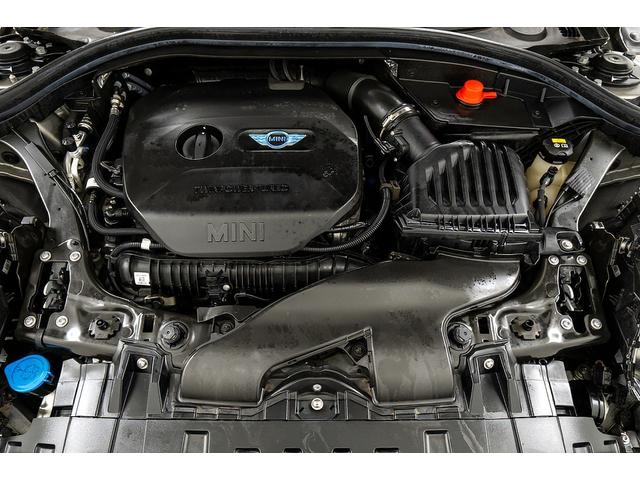 MINI クーパーS クラブマン 正規D車 ドライビングモード コンフォートアクセス スルーローディングシステム 純正17インチAW LEDヘッド 電格ミラー ブラック革調カバー カープレイ バックカメラ/クリアランスソナー ACC(75枚目)