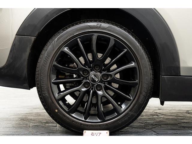 MINI クーパーS クラブマン 正規D車 ドライビングモード コンフォートアクセス スルーローディングシステム 純正17インチAW LEDヘッド 電格ミラー ブラック革調カバー カープレイ バックカメラ/クリアランスソナー ACC(77枚目)