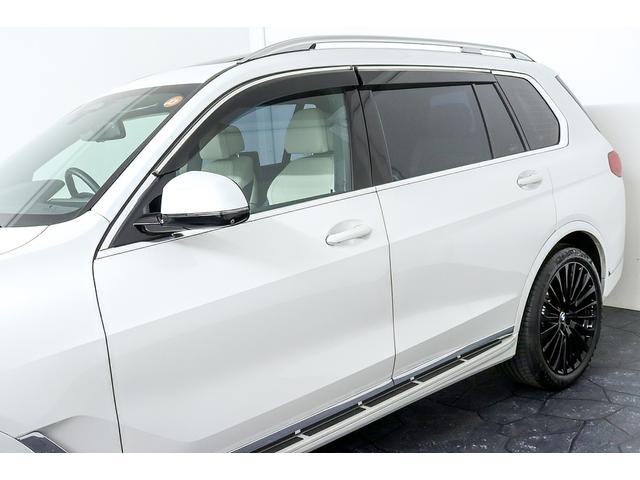 X7 xDrive 35d デザインピュアエクセレンス 正規D車 ウェルネスPKG ドライビングアシストプロ 純正22インチAW スカイラウンジパノラマサンルーフ リアエンターテイメントシステム 全席シートヒーター 保冷・保温カップホルダー 360°カメラ(13枚目)