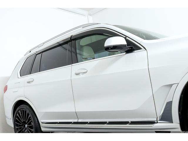 X7 xDrive 35d デザインピュアエクセレンス 正規D車 ウェルネスPKG ドライビングアシストプロ 純正22インチAW スカイラウンジパノラマサンルーフ リアエンターテイメントシステム 全席シートヒーター 保冷・保温カップホルダー 360°カメラ(17枚目)