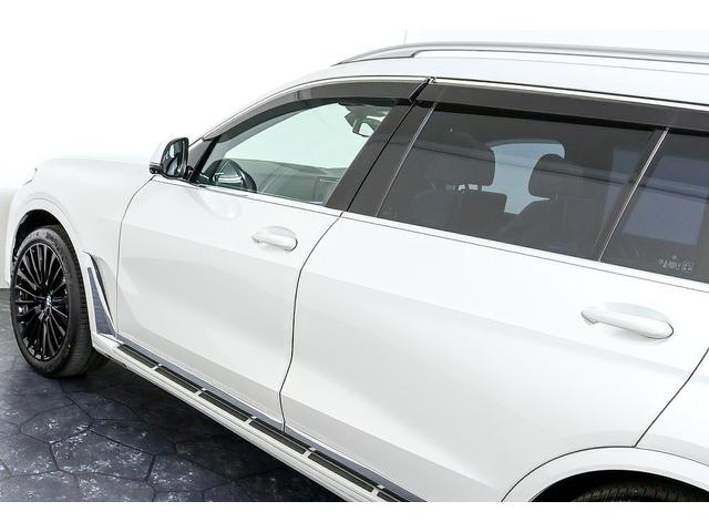 X7 xDrive 35d デザインピュアエクセレンス 正規D車 ウェルネスPKG ドライビングアシストプロ 純正22インチAW スカイラウンジパノラマサンルーフ リアエンターテイメントシステム 全席シートヒーター 保冷・保温カップホルダー 360°カメラ(26枚目)