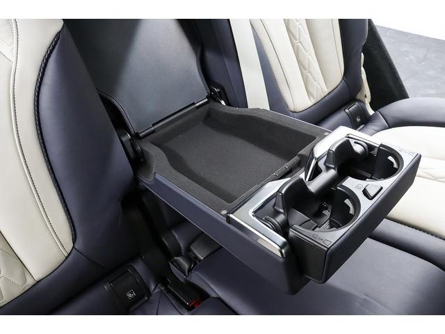 X7 xDrive 35d デザインピュアエクセレンス 正規D車 ウェルネスPKG ドライビングアシストプロ 純正22インチAW スカイラウンジパノラマサンルーフ リアエンターテイメントシステム 全席シートヒーター 保冷・保温カップホルダー 360°カメラ(48枚目)