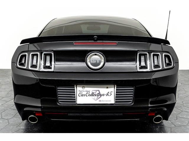 マスタング Ｖ８　ＧＴクーペ　ザ　ブラック　正規Ｄ車　１オーナー　記録簿有　４０台限定車　グラスルーフ　専用１９インチＡＷ　ブラックレザーシート／ヒーター　カロッツェリアナビ／フルセグＴＶ　Ｂｌｕｅｔｏｏｔｈ　ルームミラー内蔵Ｂカメラ　クルコン（7枚目）