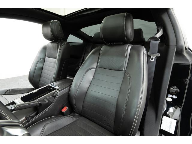 マスタング Ｖ８　ＧＴクーペ　ザ　ブラック　正規Ｄ車　１オーナー　記録簿有　４０台限定車　グラスルーフ　専用１９インチＡＷ　ブラックレザーシート／ヒーター　カロッツェリアナビ／フルセグＴＶ　Ｂｌｕｅｔｏｏｔｈ　ルームミラー内蔵Ｂカメラ　クルコン（9枚目）