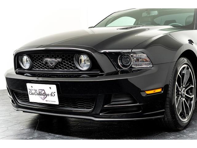 マスタング Ｖ８　ＧＴクーペ　ザ　ブラック　正規Ｄ車　１オーナー　記録簿有　４０台限定車　グラスルーフ　専用１９インチＡＷ　ブラックレザーシート／ヒーター　カロッツェリアナビ／フルセグＴＶ　Ｂｌｕｅｔｏｏｔｈ　ルームミラー内蔵Ｂカメラ　クルコン（13枚目）