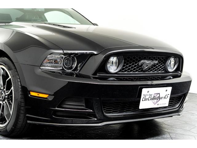 マスタング Ｖ８　ＧＴクーペ　ザ　ブラック　正規Ｄ車　１オーナー　記録簿有　４０台限定車　グラスルーフ　専用１９インチＡＷ　ブラックレザーシート／ヒーター　カロッツェリアナビ／フルセグＴＶ　Ｂｌｕｅｔｏｏｔｈ　ルームミラー内蔵Ｂカメラ　クルコン（17枚目）
