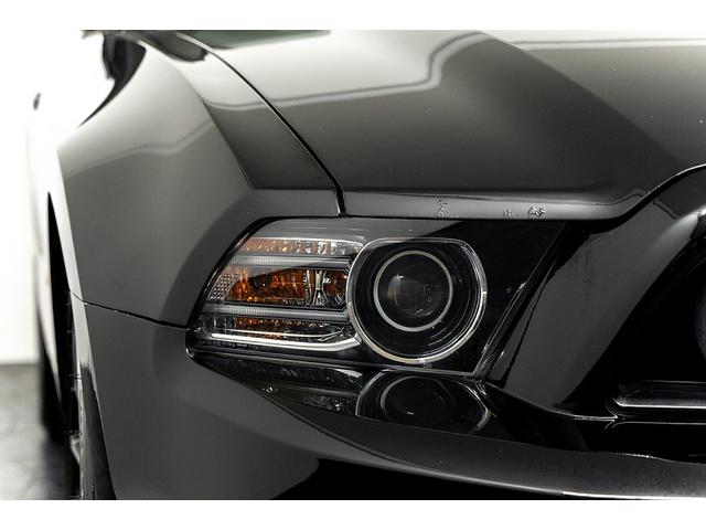 マスタング Ｖ８　ＧＴクーペ　ザ　ブラック　正規Ｄ車　１オーナー　記録簿有　４０台限定車　グラスルーフ　専用１９インチＡＷ　ブラックレザーシート／ヒーター　カロッツェリアナビ／フルセグＴＶ　Ｂｌｕｅｔｏｏｔｈ　ルームミラー内蔵Ｂカメラ　クルコン（20枚目）