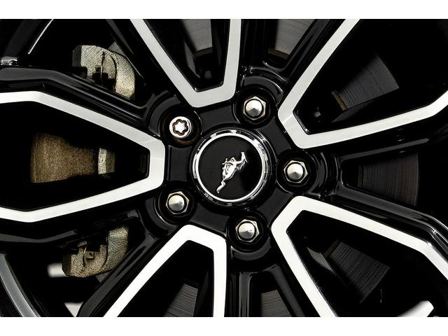 マスタング Ｖ８　ＧＴクーペ　ザ　ブラック　正規Ｄ車　１オーナー　記録簿有　４０台限定車　グラスルーフ　専用１９インチＡＷ　ブラックレザーシート／ヒーター　カロッツェリアナビ／フルセグＴＶ　Ｂｌｕｅｔｏｏｔｈ　ルームミラー内蔵Ｂカメラ　クルコン（22枚目）