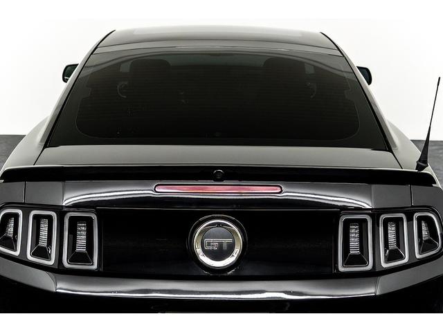 マスタング Ｖ８　ＧＴクーペ　ザ　ブラック　正規Ｄ車　１オーナー　記録簿有　４０台限定車　グラスルーフ　専用１９インチＡＷ　ブラックレザーシート／ヒーター　カロッツェリアナビ／フルセグＴＶ　Ｂｌｕｅｔｏｏｔｈ　ルームミラー内蔵Ｂカメラ　クルコン（25枚目）