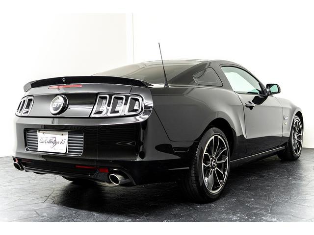 マスタング Ｖ８　ＧＴクーペ　ザ　ブラック　正規Ｄ車　１オーナー　記録簿有　４０台限定車　グラスルーフ　専用１９インチＡＷ　ブラックレザーシート／ヒーター　カロッツェリアナビ／フルセグＴＶ　Ｂｌｕｅｔｏｏｔｈ　ルームミラー内蔵Ｂカメラ　クルコン（26枚目）