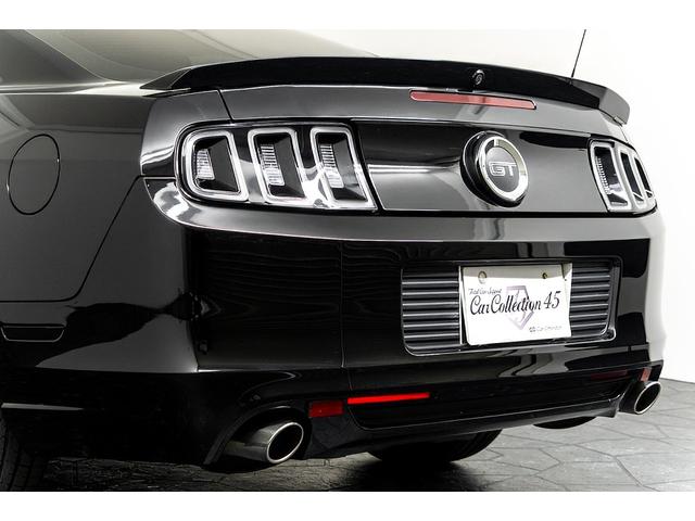 マスタング Ｖ８　ＧＴクーペ　ザ　ブラック　正規Ｄ車　１オーナー　記録簿有　４０台限定車　グラスルーフ　専用１９インチＡＷ　ブラックレザーシート／ヒーター　カロッツェリアナビ／フルセグＴＶ　Ｂｌｕｅｔｏｏｔｈ　ルームミラー内蔵Ｂカメラ　クルコン（31枚目）