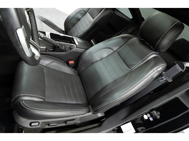 マスタング Ｖ８　ＧＴクーペ　ザ　ブラック　正規Ｄ車　１オーナー　記録簿有　４０台限定車　グラスルーフ　専用１９インチＡＷ　ブラックレザーシート／ヒーター　カロッツェリアナビ／フルセグＴＶ　Ｂｌｕｅｔｏｏｔｈ　ルームミラー内蔵Ｂカメラ　クルコン（41枚目）