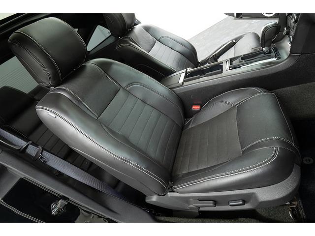 マスタング Ｖ８　ＧＴクーペ　ザ　ブラック　正規Ｄ車　１オーナー　記録簿有　４０台限定車　グラスルーフ　専用１９インチＡＷ　ブラックレザーシート／ヒーター　カロッツェリアナビ／フルセグＴＶ　Ｂｌｕｅｔｏｏｔｈ　ルームミラー内蔵Ｂカメラ　クルコン（46枚目）