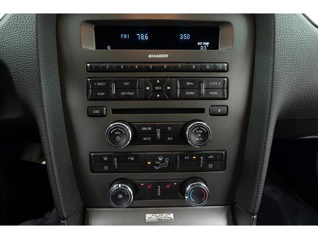 マスタング Ｖ８　ＧＴクーペ　ザ　ブラック　正規Ｄ車　１オーナー　記録簿有　４０台限定車　グラスルーフ　専用１９インチＡＷ　ブラックレザーシート／ヒーター　カロッツェリアナビ／フルセグＴＶ　Ｂｌｕｅｔｏｏｔｈ　ルームミラー内蔵Ｂカメラ　クルコン（62枚目）