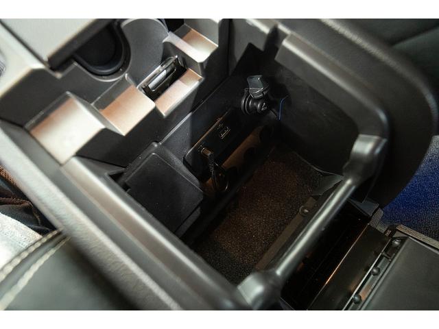 マスタング Ｖ８　ＧＴクーペ　ザ　ブラック　正規Ｄ車　１オーナー　記録簿有　４０台限定車　グラスルーフ　専用１９インチＡＷ　ブラックレザーシート／ヒーター　カロッツェリアナビ／フルセグＴＶ　Ｂｌｕｅｔｏｏｔｈ　ルームミラー内蔵Ｂカメラ　クルコン（67枚目）