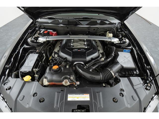 マスタング Ｖ８　ＧＴクーペ　ザ　ブラック　正規Ｄ車　１オーナー　記録簿有　４０台限定車　グラスルーフ　専用１９インチＡＷ　ブラックレザーシート／ヒーター　カロッツェリアナビ／フルセグＴＶ　Ｂｌｕｅｔｏｏｔｈ　ルームミラー内蔵Ｂカメラ　クルコン（72枚目）