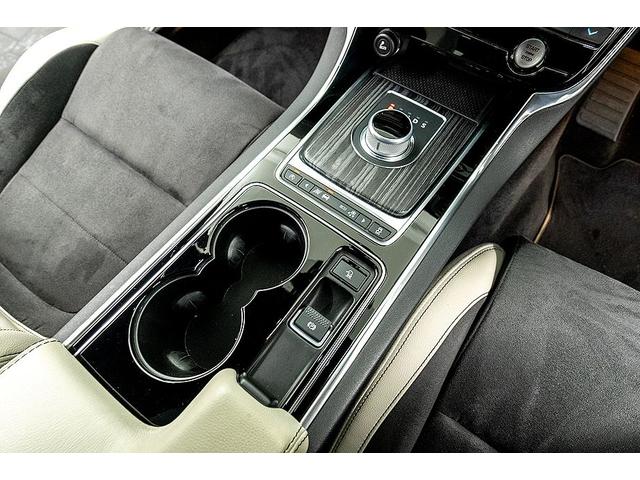 XE XE S 正規D車 アドバンスドパークアシストパック 純正20AW/レッドキャリパー ツートンハーフレザーシート/ヒーター メリディアンサウンド パワーテールゲート 360°カメラ ブラインドスポット ACC(63枚目)