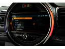 クーパーS クラブマン 正規D車 ドライビングモード コンフォートアクセス スルーローディングシステム 純正17インチAW LEDヘッド 電格ミラー ブラック革調カバー カープレイ バックカメラ/クリアランスソナー ACC(64枚目)