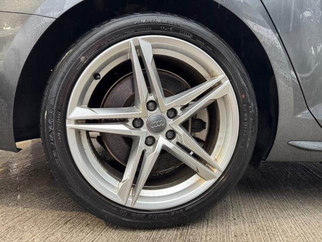 Ａ４アバント ２．０ＴＦＳＩクワトロスポーツ　Ｓラインパッケージ　４ＷＤ／Ｓライン／Ｓライン専用アルミ／ハーフレザーシート／レーダーセーフティー／追従クルーズ／シートヒーター／パワーバックドア（12枚目）