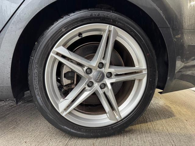 Ａ４アバント ２．０ＴＦＳＩクワトロスポーツ　Ｓラインパッケージ　４ＷＤ／Ｓライン／Ｓライン専用アルミ／ハーフレザーシート／レーダーセーフティー／追従クルーズ／シートヒーター／パワーバックドア（13枚目）