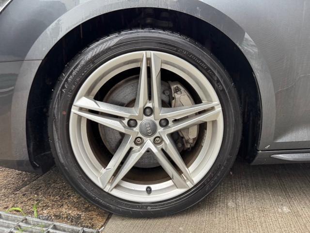 Ａ４アバント ２．０ＴＦＳＩクワトロスポーツ　Ｓラインパッケージ　４ＷＤ／Ｓライン／Ｓライン専用アルミ／ハーフレザーシート／レーダーセーフティー／追従クルーズ／シートヒーター／パワーバックドア（14枚目）