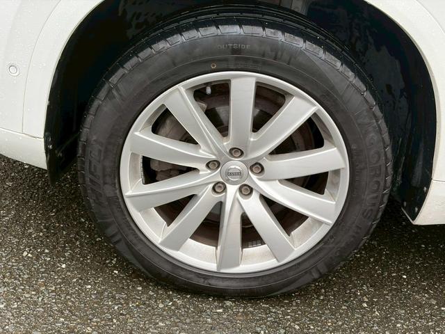 XC90 T5 AWD モーメンタム ベージュレザー/シートヒーター/全方位カメラ/レーザーセーフティ/パイロットアシスト/パワーバックドア/LEDヘッドライト/デイライト/禁煙車/純正大型ディスプレイナビ/applecarplay(17枚目)