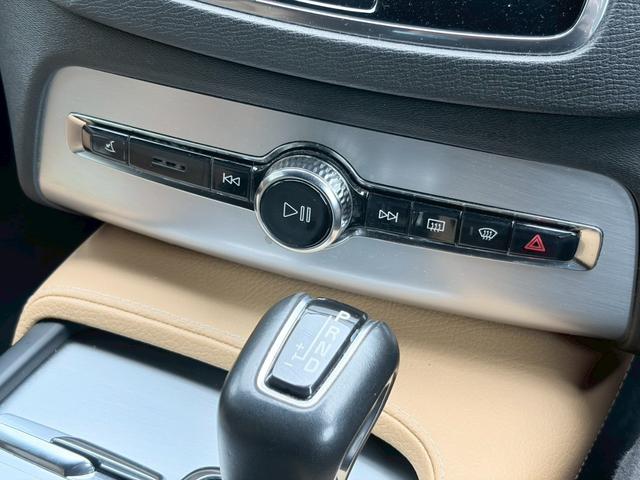 XC90 T5 AWD モーメンタム ベージュレザー/シートヒーター/全方位カメラ/レーザーセーフティ/パイロットアシスト/パワーバックドア/LEDヘッドライト/デイライト/禁煙車/純正大型ディスプレイナビ/applecarplay(36枚目)