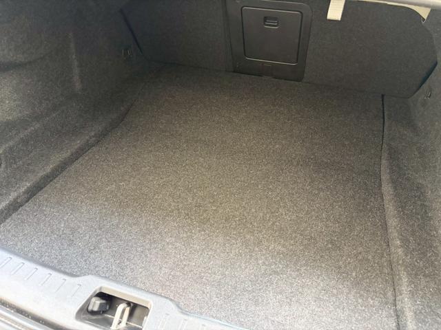 S60 T4 モメンタム 1オーナー禁煙車/パイロットアシスト/レーダーセーフティ/全方位カメラ/シートヒーター/ブラックレザーインテリア/ディーラー整備車/LEDヘッドライト/apllecarplay(17枚目)