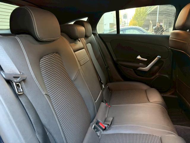 １オーナー禁煙車／レーダーセーフティ／追従クルーズ／パーキングアシスト／ＬＥＤヘッドライト／パワーメモリシート／シートヒーター／パワーバックドア／液晶メーター／デニムブルー