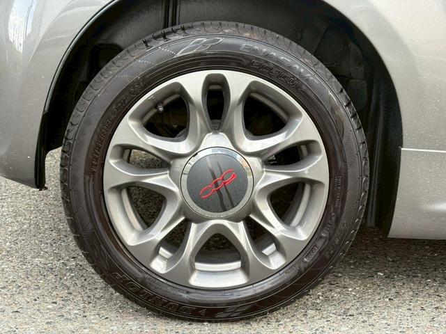 当店ではフィアット５００主にツインエアモデルを主としてお取り扱いさせていただいております。独特なドコドコサウンド・キビキビとした走りは非常に楽しめるお車です。