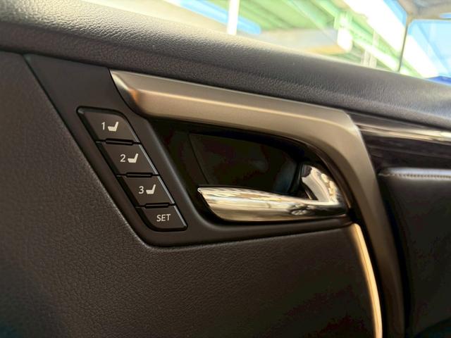 ＲＸ ＲＸ２００ｔ　Ｆスポーツ　４ＷＤ／パノラマサンルーフ／ブラックレーザー／シートヒータ・ベンチレーション／レーダーセーフティ／３眼ＬＥＤヘッドライト／全席シートヒーター／２０インチＦスポーツアルミ／ステアリングヒーター（31枚目）