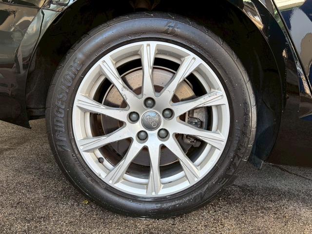 Ａ４アバント ２．０ＴＦＳＩクワトロ　４ＷＤ／ラグジュアリーパッケージ／ブラックレザー／アダプティブクルーズ／Ｂ＆Ｏ音響システム／レーダーセーフティ／マトリクスＬＥＤヘッドライト／バーチャルコックピット／シートヒーター／パワーバックドア（16枚目）