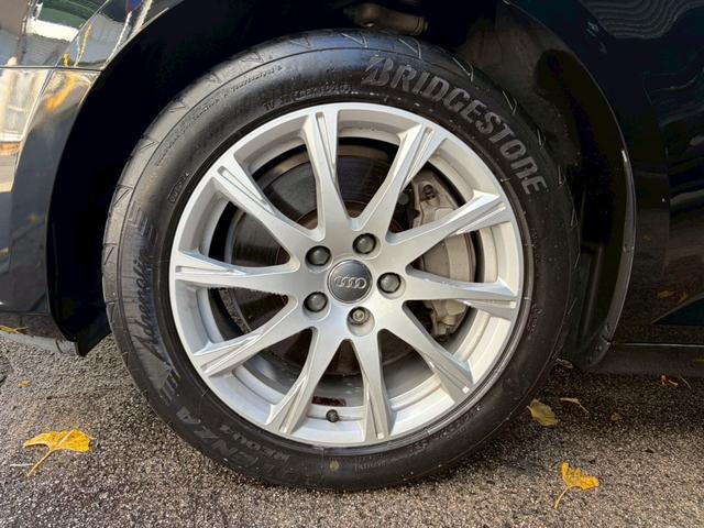 Ａ４アバント ２．０ＴＦＳＩクワトロ　４ＷＤ／ラグジュアリーパッケージ／ブラックレザー／アダプティブクルーズ／Ｂ＆Ｏ音響システム／レーダーセーフティ／マトリクスＬＥＤヘッドライト／バーチャルコックピット／シートヒーター／パワーバックドア（18枚目）