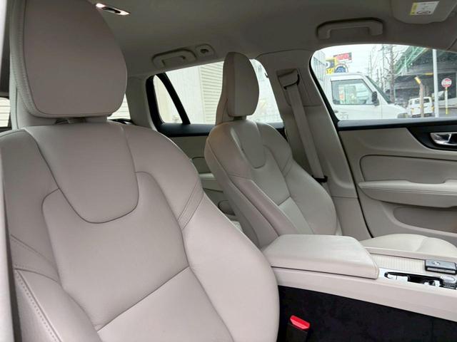 �����͋ߔN�l�C�̍����z���C�g���U�[�ƂȂ�܂��B���ꂪ���ɂ����f�ނƂȂ��Ă���܂��̂ň��S���Ă��g�p���������܂��B�z���C�g���U�[�͂������Ȍ����ڂ����łȂ��ď�ɂ͍����ɂȂ�Ȃ����͂�