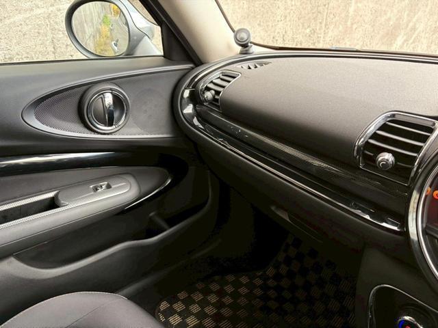 ＭＩＮＩ クーパーＤ　クラブマン　メルティングシルバー／ブラックルーフ／前期最終モデル／タッチパネルコマンド／ＬＥＤデイライト／１７インチ純正アルミ／パーキングアシスト／オートライト／クラブドア／ＥＴＣ／禁煙車（33枚目）