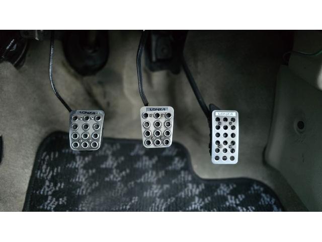 エッセ エコ フルセグTV 社外キーレス MT アルミホイール LEDライト ドラレコ 衝突安全ボディ エアコン パワーステアリング パワーウィンドウ NARDIハンドル 車高調 社外エアクリーナー 社外マフラ(9枚目)