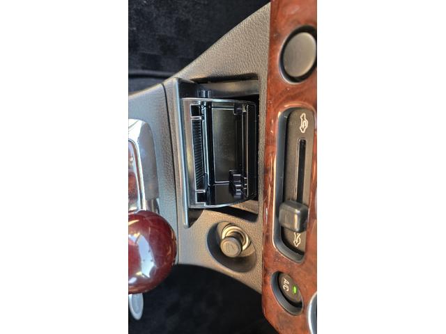 コペン タンレザーエディション　ＥＴＣ　ナビ　ＴＶ　キーレスエントリー　シートヒーター　ＡＴ　ＡＢＳ　電動オープンカー　革シート　アルミホイール　エアコン　パワーステアリング　パワーウィンドウ　ＭＯＭＯステアリング　スポイラー（38枚目）