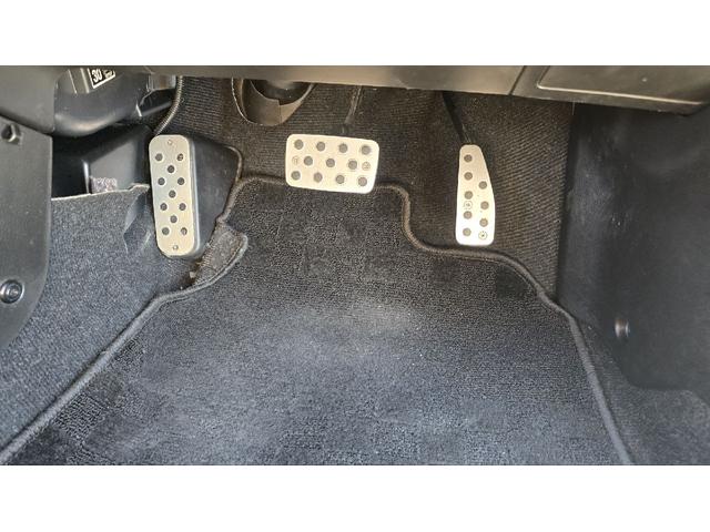 コペン タンレザーエディション　ＥＴＣ　ナビ　ＴＶ　キーレスエントリー　シートヒーター　ＡＴ　ＡＢＳ　電動オープンカー　革シート　アルミホイール　エアコン　パワーステアリング　パワーウィンドウ　ＭＯＭＯステアリング　スポイラー（41枚目）