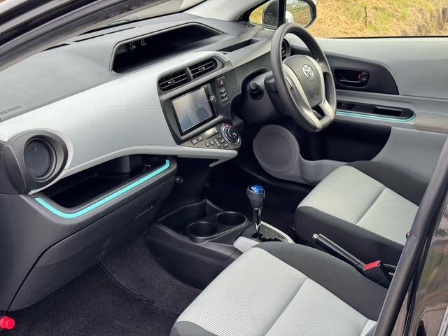 アクア Ｓ　ドライブレコーダー／Ｂｌｕｅｔｏｏｔｈ／ＴＶ　ナビ／ＥＴＣ／車検令和９年６月／フォグランプ／オートライト／オートエアコン／スマートキー／プッシュスタート／電動格納ミラー／パワーステアリング／（7枚目）