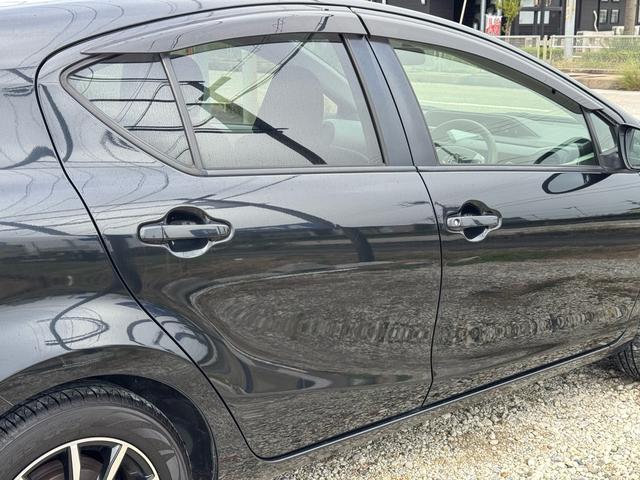 アクア Ｓ　ドライブレコーダー／Ｂｌｕｅｔｏｏｔｈ／ＴＶ　ナビ／ＥＴＣ／車検令和９年６月／フォグランプ／オートライト／オートエアコン／スマートキー／プッシュスタート／電動格納ミラー／パワーステアリング／（19枚目）