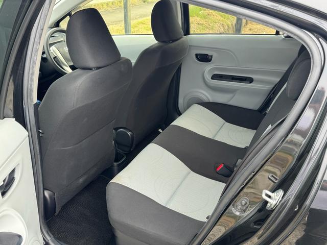 アクア Ｓ　ドライブレコーダー／Ｂｌｕｅｔｏｏｔｈ／ＴＶ　ナビ／ＥＴＣ／車検令和９年６月／フォグランプ／オートライト／オートエアコン／スマートキー／プッシュスタート／電動格納ミラー／パワーステアリング／（50枚目）