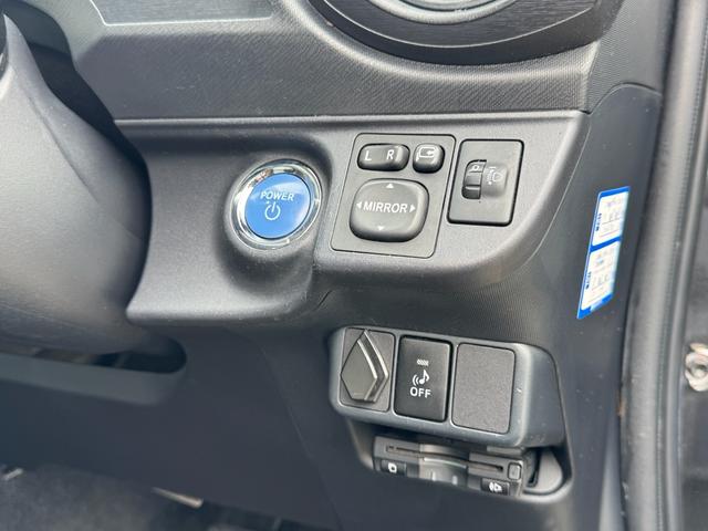 アクア Ｓ　ドライブレコーダー／Ｂｌｕｅｔｏｏｔｈ／ＴＶ　ナビ／ＥＴＣ／車検令和９年６月／フォグランプ／オートライト／オートエアコン／スマートキー／プッシュスタート／電動格納ミラー／パワーステアリング／（70枚目）