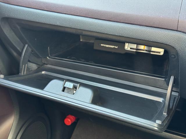 N-ONE プレミアム ツアラー・Lパッケージ バックカメラ/ターボ車/Bluetooth/TV ナビ/ツートン/パドルシフト/純正アルミホイール/ETC/プッシュスタート/スマートキー/フォグランプ/オートライト/オートエアコン/電動格納ミラー/(50枚目)