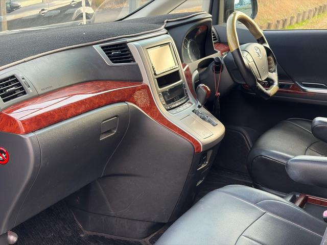 ヴェルファイア 2.4Z プラチナムセレクション 両側パワースライドドア/パワーバックドア/車検令9年4月/ナビ TV/バックカメラ/フリップダウンモニター/外テールランプ/ローダウン/社外アルミホイール/ETC/クルーズコントロール/PS PW /(59枚目)