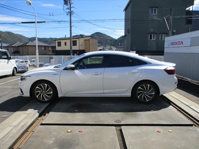インサイト ＥＸ　ホンダセンシング　・　禁煙車両　衝突軽減　Ｒカメラ　ＬＥＤライト　ＡＢＳ　前席シートヒーター　オ－トエアコン　ナビＴＶ　パワーウィンドウ　スマキー　クルコン　キーフリーシステム　サイドエアバック（5枚目）