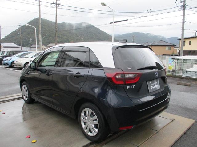 フィット e:HEVホーム 禁煙車 前後誤発進抑制機能 クリソナ 助手席エアバッグ 運転席エアバッグ LEDライト USB接続 バックカメラ ABS サイドエアバッグ オートクルーズコントロール フルセグTV スマートキー(9枚目)