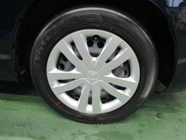 フィット e:HEVホーム 禁煙車 前後誤発進抑制機能 クリソナ 助手席エアバッグ 運転席エアバッグ LEDライト USB接続 バックカメラ ABS サイドエアバッグ オートクルーズコントロール フルセグTV スマートキー(19枚目)