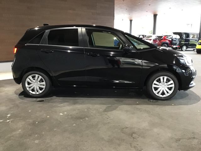 フィット ホーム 衝突軽減 ソナー AAC 横滑り防止機能 サイドエアバック 衝突安全ボディ LEDライト クルーズコントロール パワーウィンドウ スマキー パワーステアリング ABS 盗難防止システム レーンキープ(4枚目)