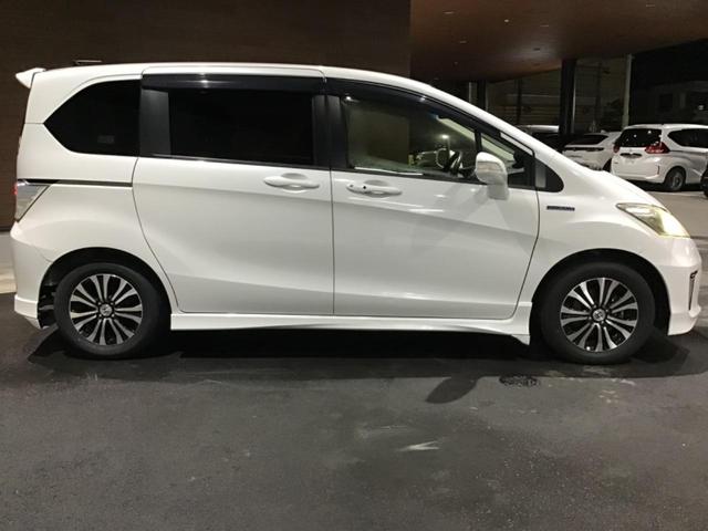 フリードハイブリッド ジャストセレクション セキュリティー 横滑り防止機能 オートクルーズ エアバック ウォークスルー キーレスエントリー PS ETC フルオートエアコン ABS パワーウィンドウ 運転席助手席エアバック(8枚目)