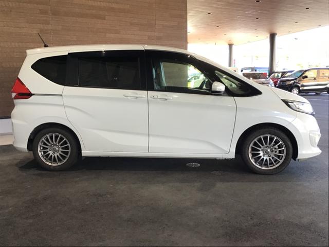 フリード G・ホンダセンシング 追突被害軽減ブレーキ iストップ Wエアバッグ パワーウィンドウ 車線逸脱警報システム アクティブクルーズコントロール スマートキ VSA エアコン セキュリティアラーム キーレス パワーステアリング(10枚目)